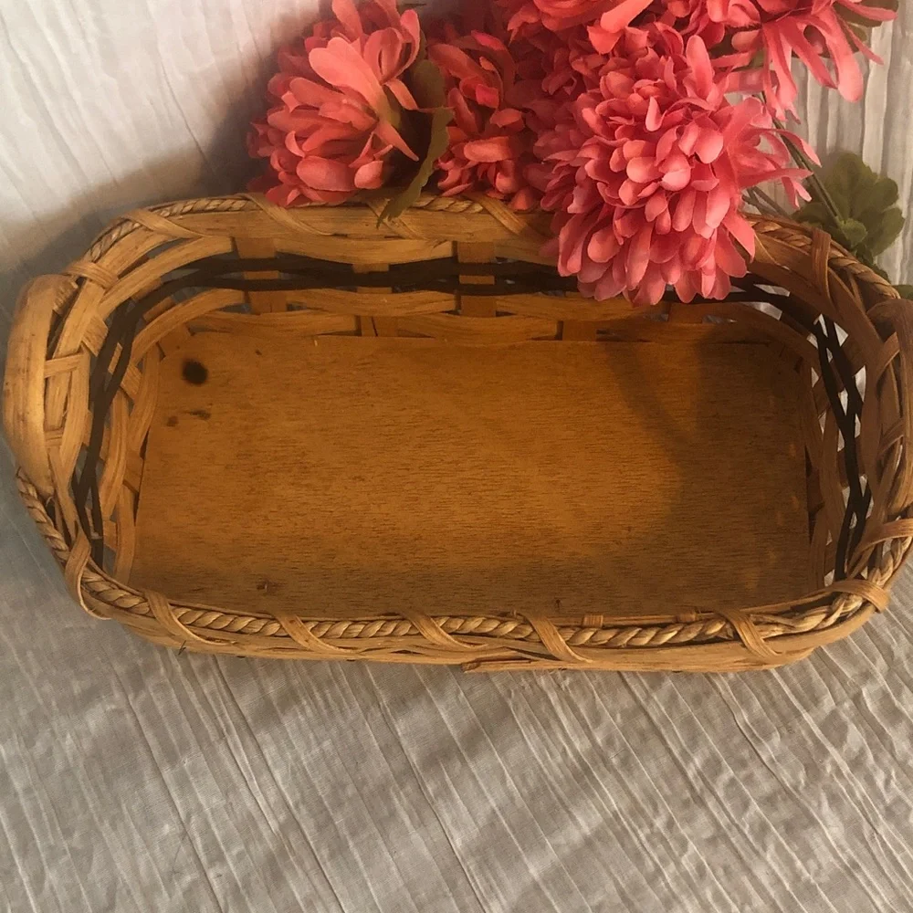 Vintage thick wicker bread basket catch all storage basket bin tan & blue